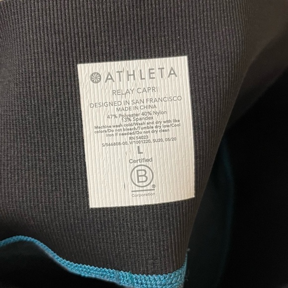 Athleta Relay Capri leggings size large seamless multicolor activewear colorful - Picture 9 of 9